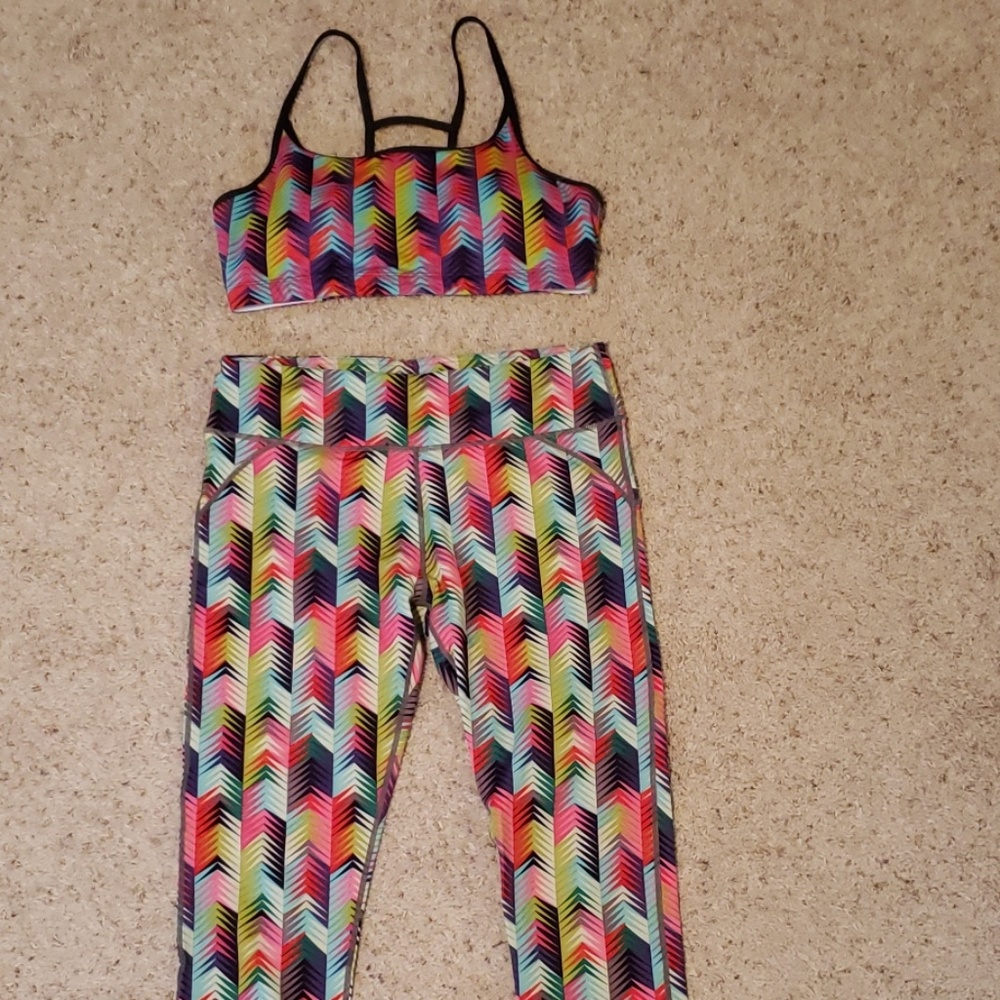 Fabletics Bra and Crop Leggings Set